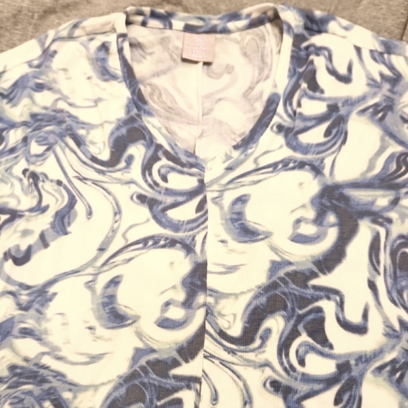 Laurie Felt Blue and White Patterned Top - Picture 1 of 13